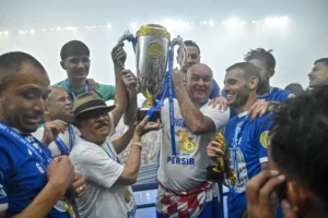 Persib Bandung Vô Địch Liga 1: Màn Ăn Mừng Hỗn Loạn Dưới Sự Chứng Kiến Của Đại Diện FIFA