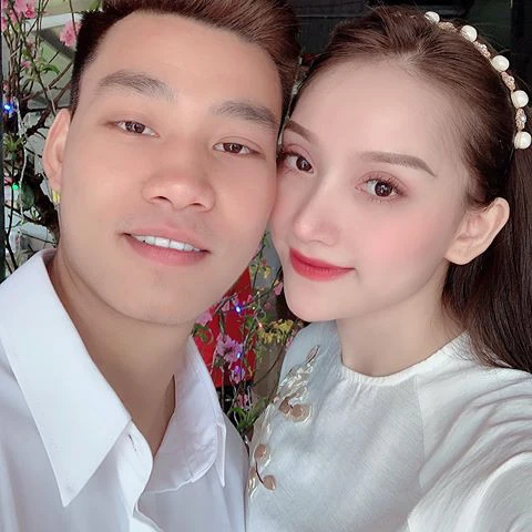 Ảnh thời chưa thẩm mỹ của bạn gái Văn Thanh: Vẻ đẹp tự nhiên quyến rũ