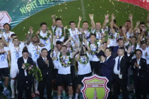 Bầu Đức: Kiến trúc sư làm mới V-League